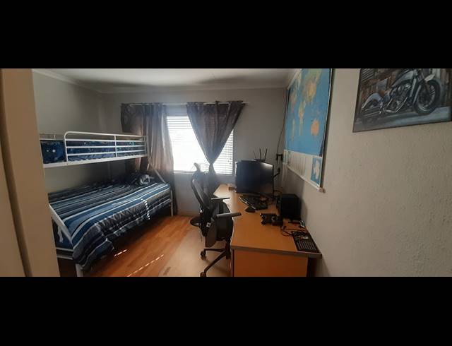 6 BEDROOM GATED ESTATE FOR SALE IN KEMPTON PARK EXT 4